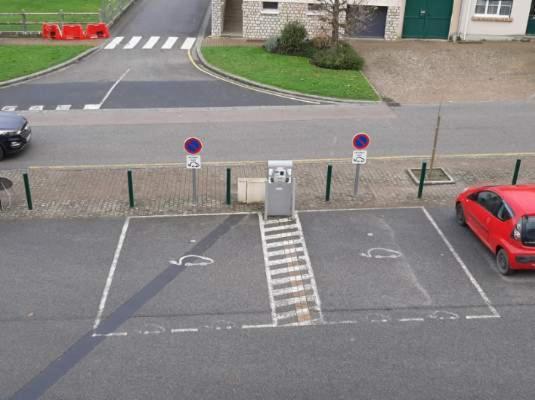 Le Plain Pied Sur Place Le Mêle-sur-Sarthe Buitenkant foto